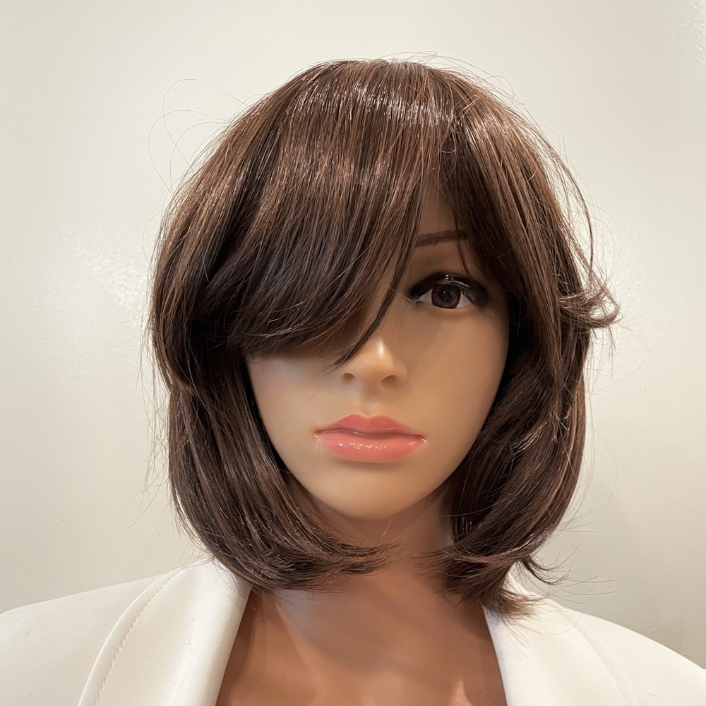 NWT 11” brown Irish shades long side bangs wig